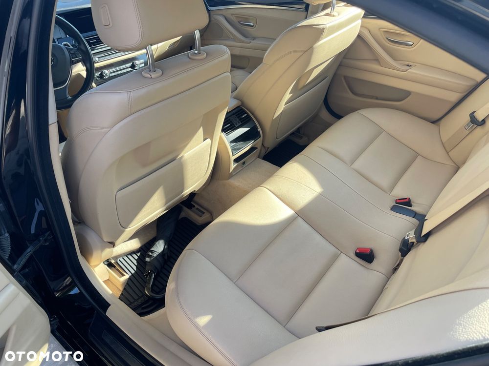 BMW Seria 5 520d xDrive - 21