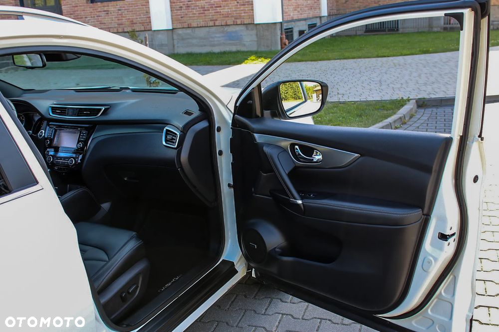 Nissan Qashqai 1.2 DIG-T Xtronic TEKNA+ - 24