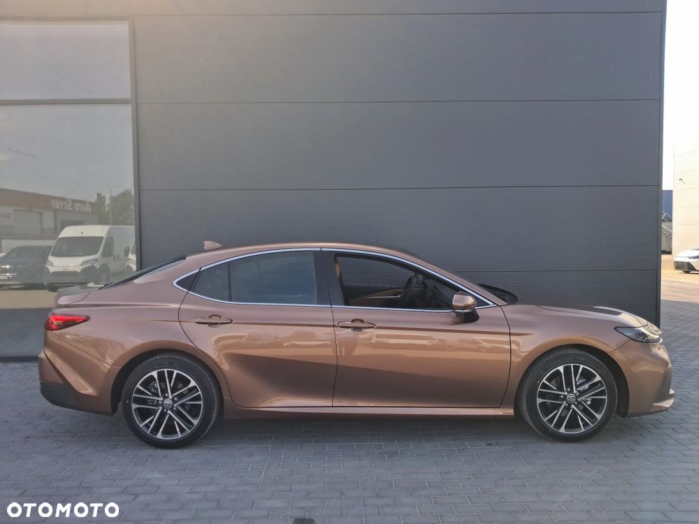 Toyota Camry - 8