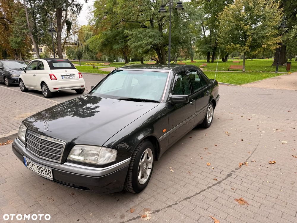 Mercedes-Benz Klasa C 200 D Elegance - 4
