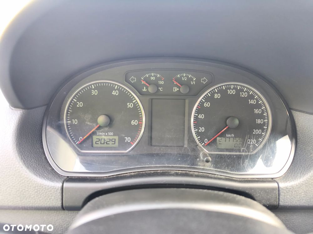 Volkswagen Polo 1.4 16V Comfortline - 9