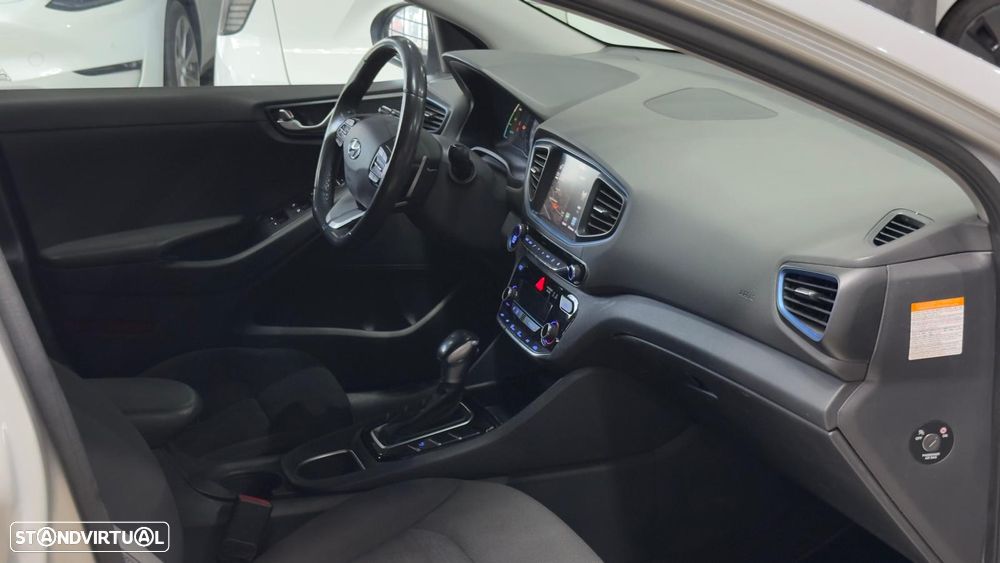 Hyundai Ioniq 1.6 GDI HEV Hybrid Tech - 33