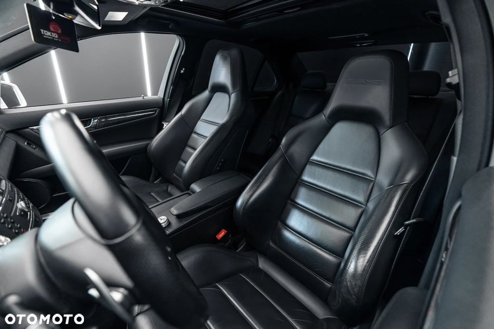 Mercedes-Benz Klasa C 63 AMG 7G-TRONIC - 21