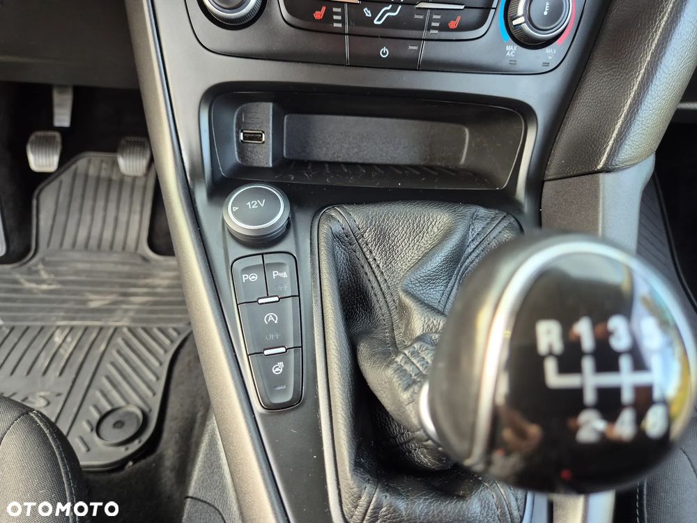 Ford Focus 1.0 EcoBoost STart-Stopp-System TITANIUM - 24