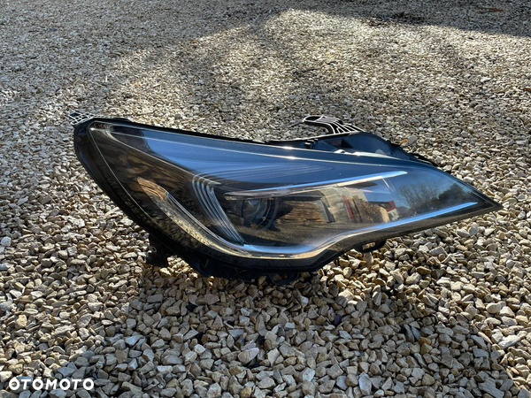 Lampa przednia lewa / prawa OPEL ASTRA K 2015-2021 komplet oryginały