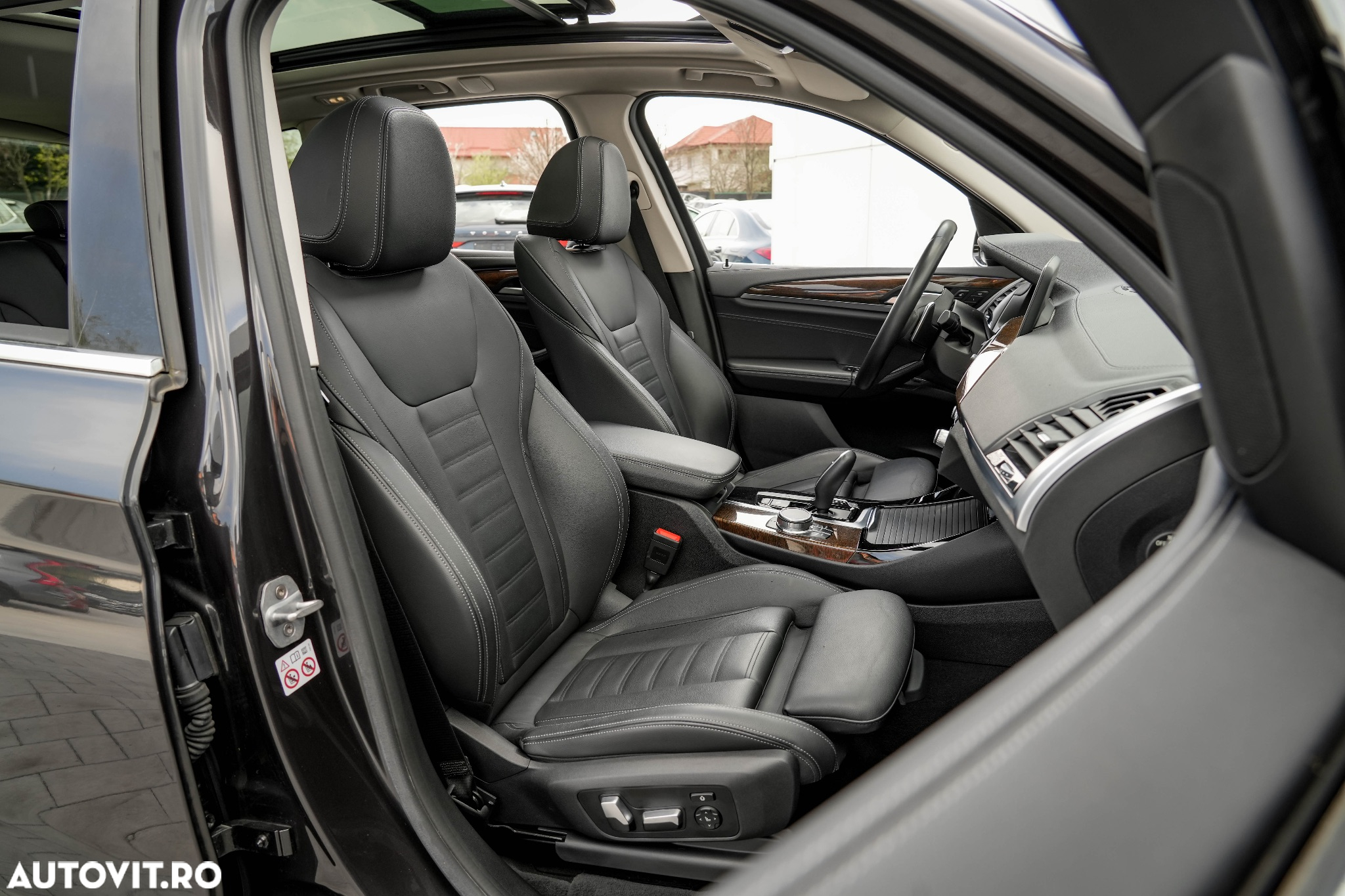 BMW X3 xDrive20i AT Luxury Line - 7