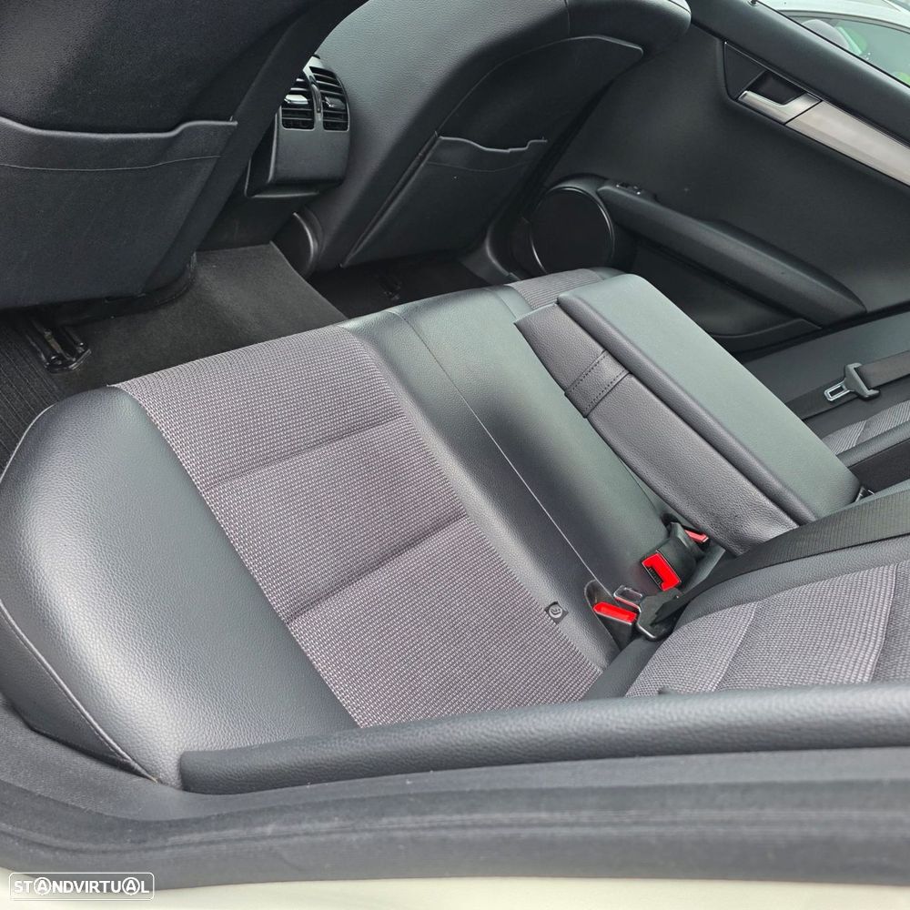 Mercedes-Benz C 200 - 33