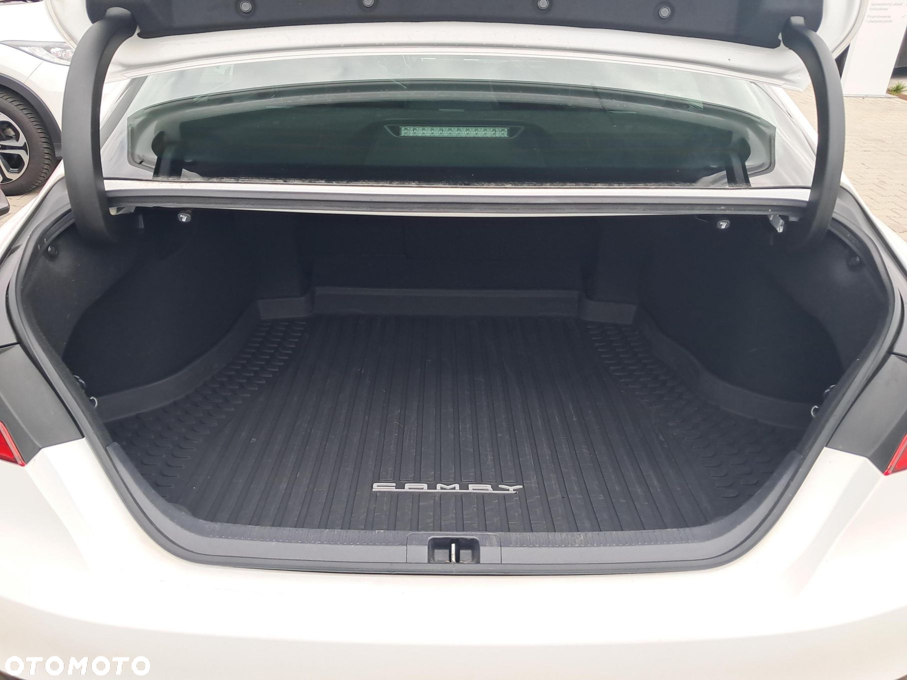 Toyota Camry 2.5 Hybrid Comfort CVT - 11