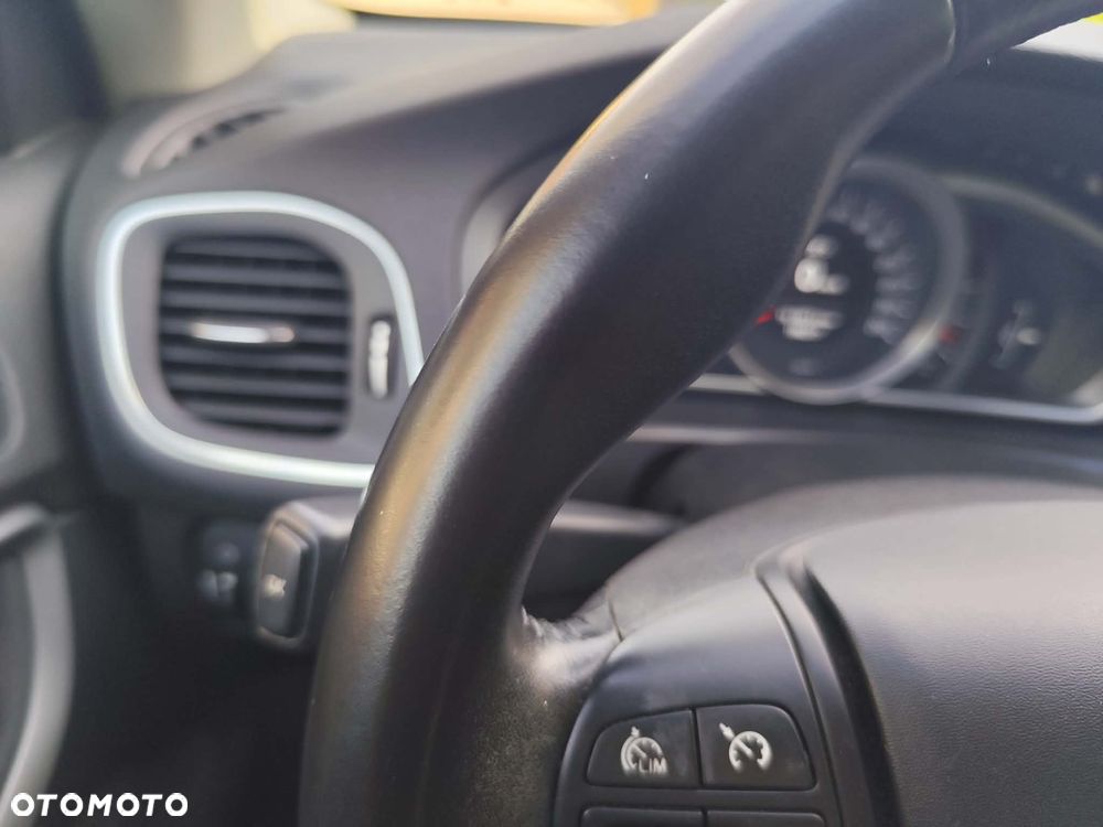 Volvo V40 D2 - 21
