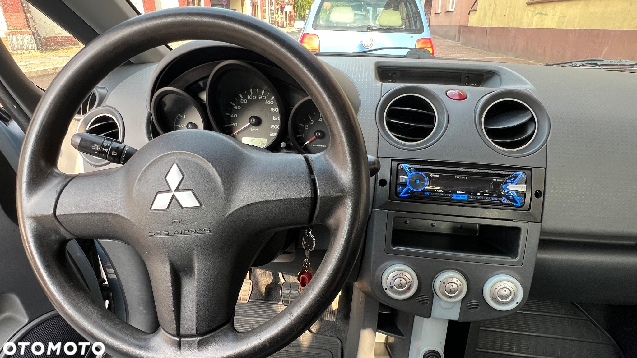 Mitsubishi Colt - 15