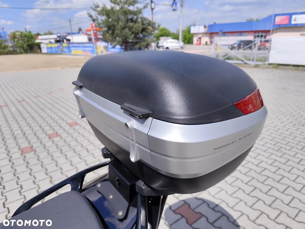 Yamaha Tmax - 23