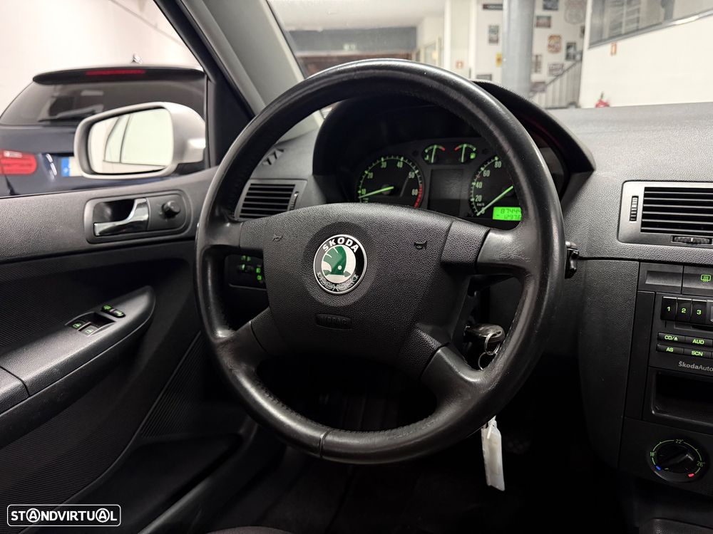 Skoda Fabia Break 1.4 16V Sport - 18