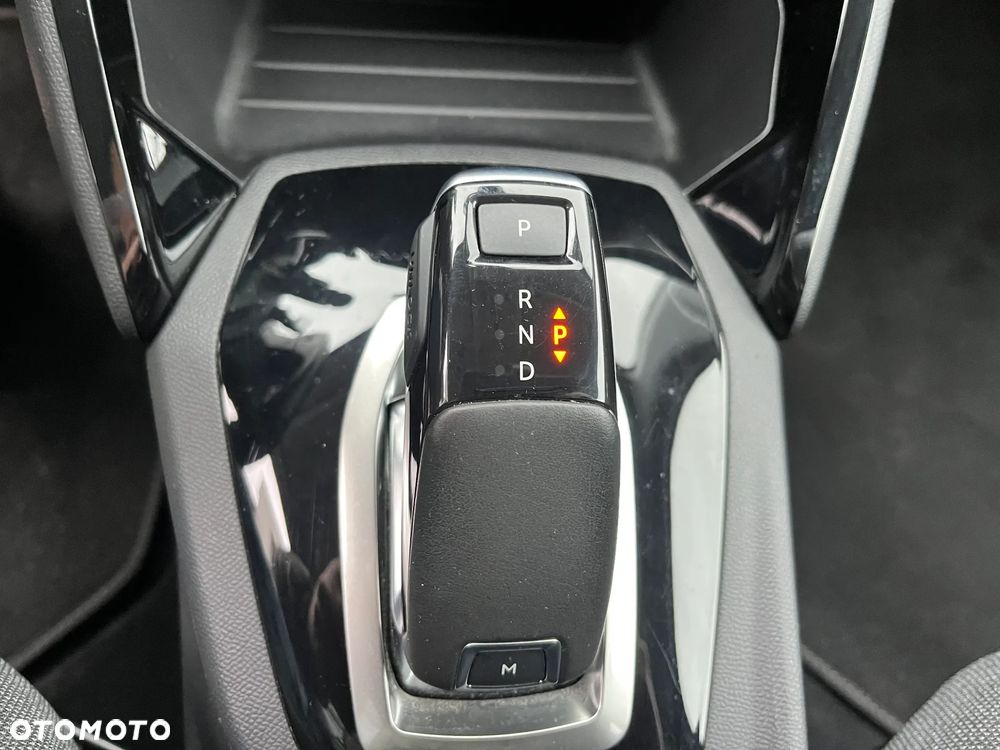 Peugeot 208 PureTech 100 EAT8 Allure - 27