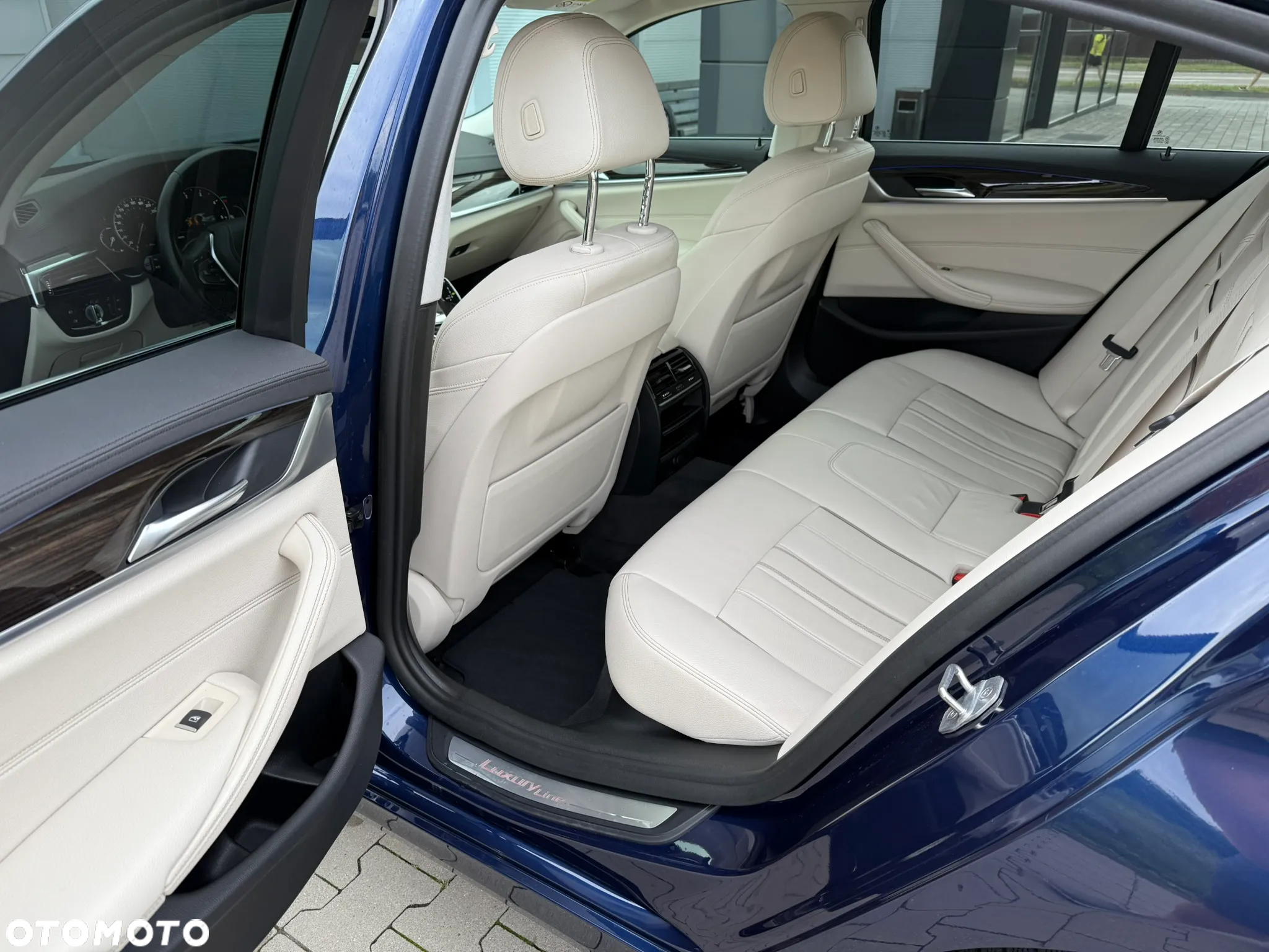 BMW Seria 5 520d xDrive Luxury Line - 11