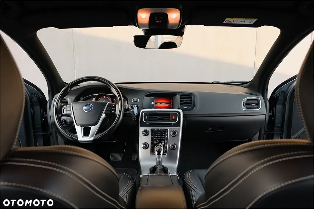 Volvo V60 D4 Geartronic Summum - 22