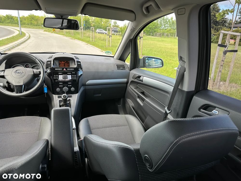Opel Zafira - 20