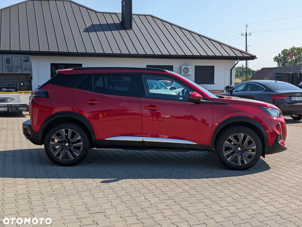 Peugeot 2008 1.2 Pure Tech Allure S&S - 17