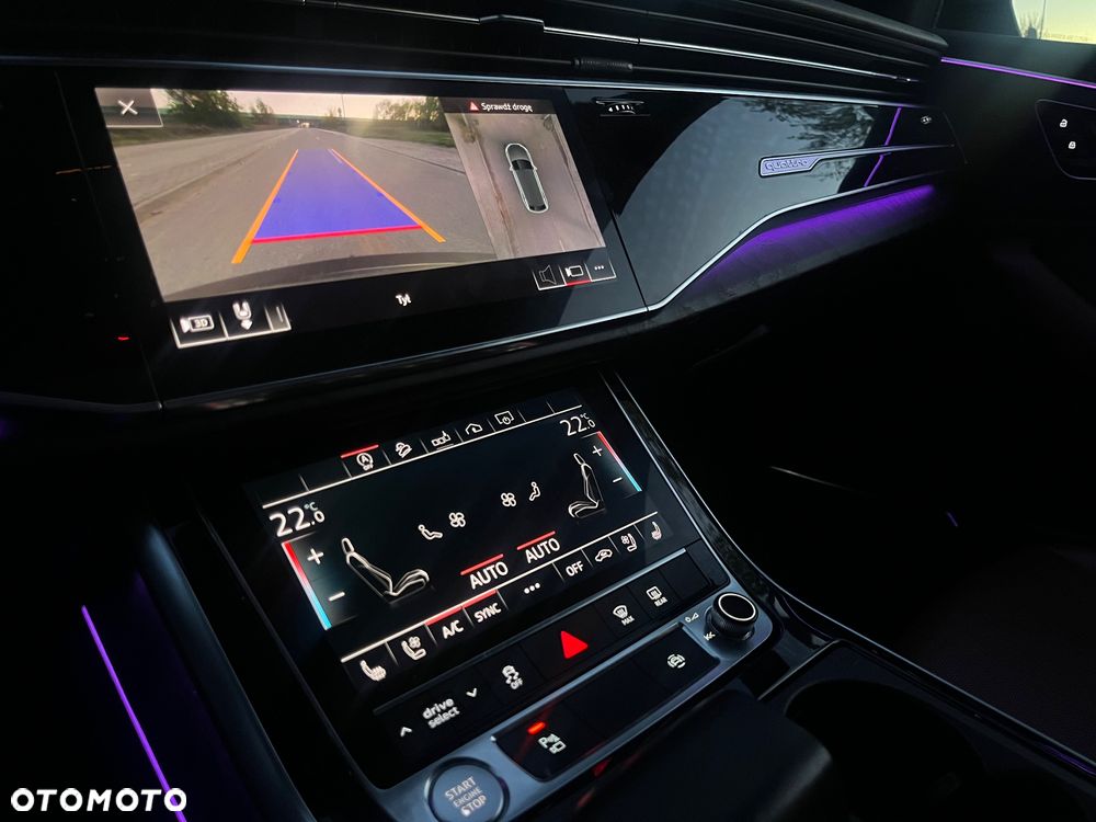 Audi Q8 - 16