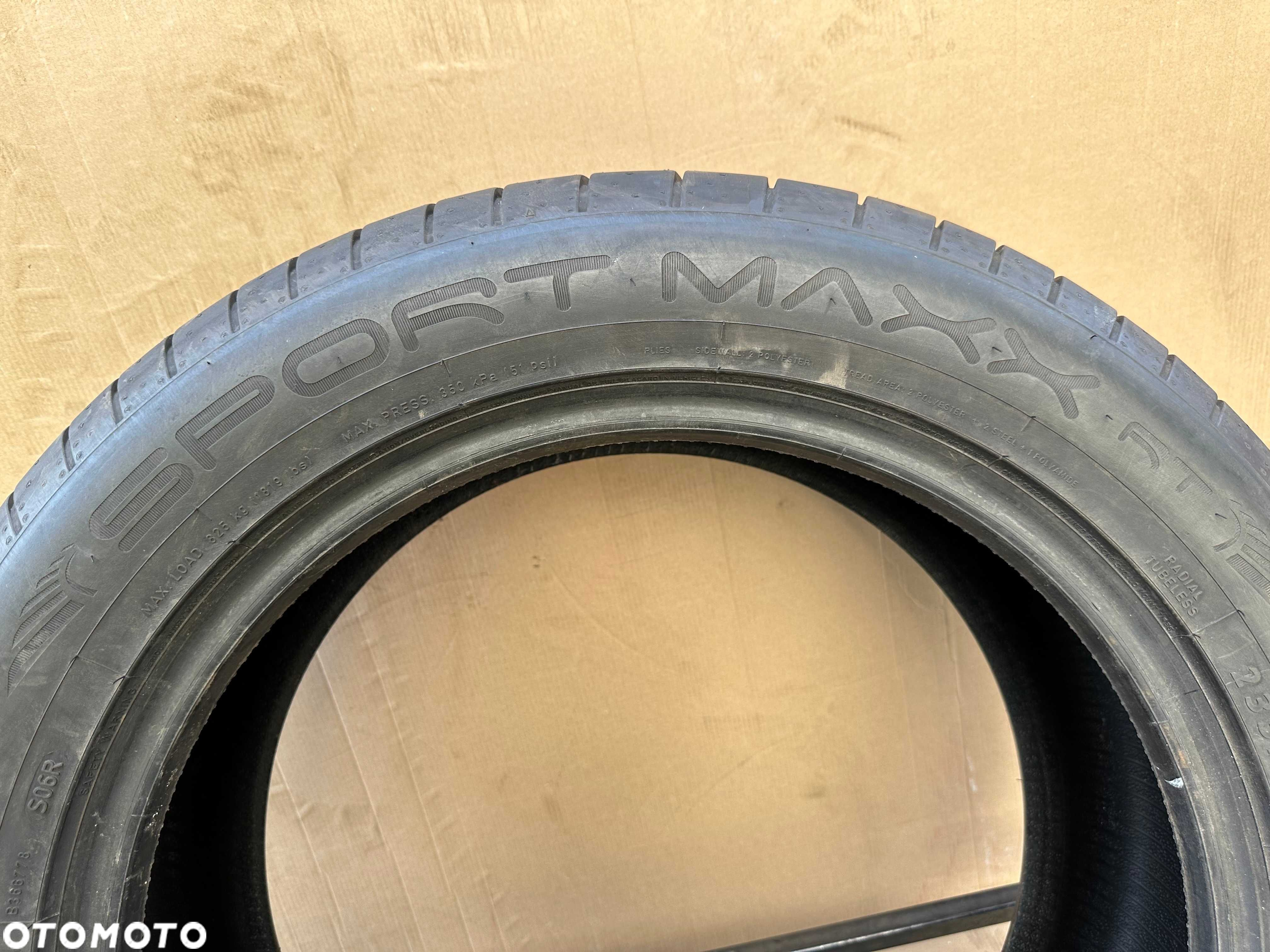 Opona Dunlop Sport Maxx RT 235/55R19 101W 2015 - 4