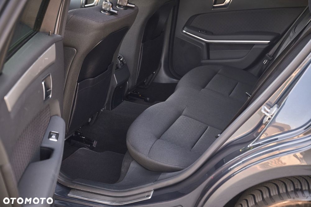 Mercedes-Benz Klasa E 250 CDI DPF 4Matic BlueEFFICIENCY 7G-TRONIC - 25