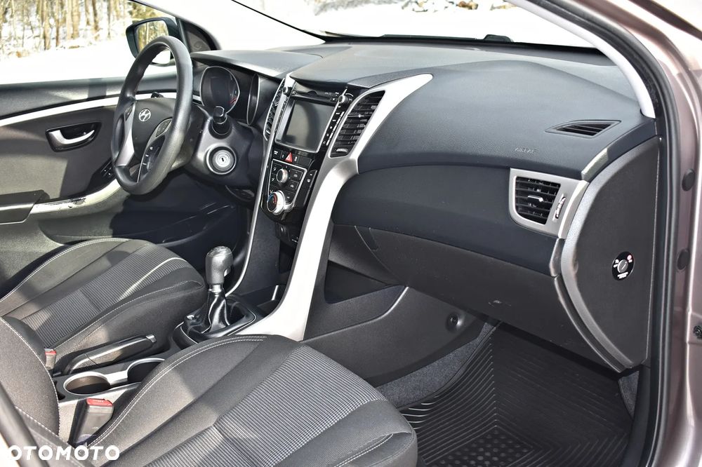 Hyundai i30 1.4 CRDi Intro Edition - 27