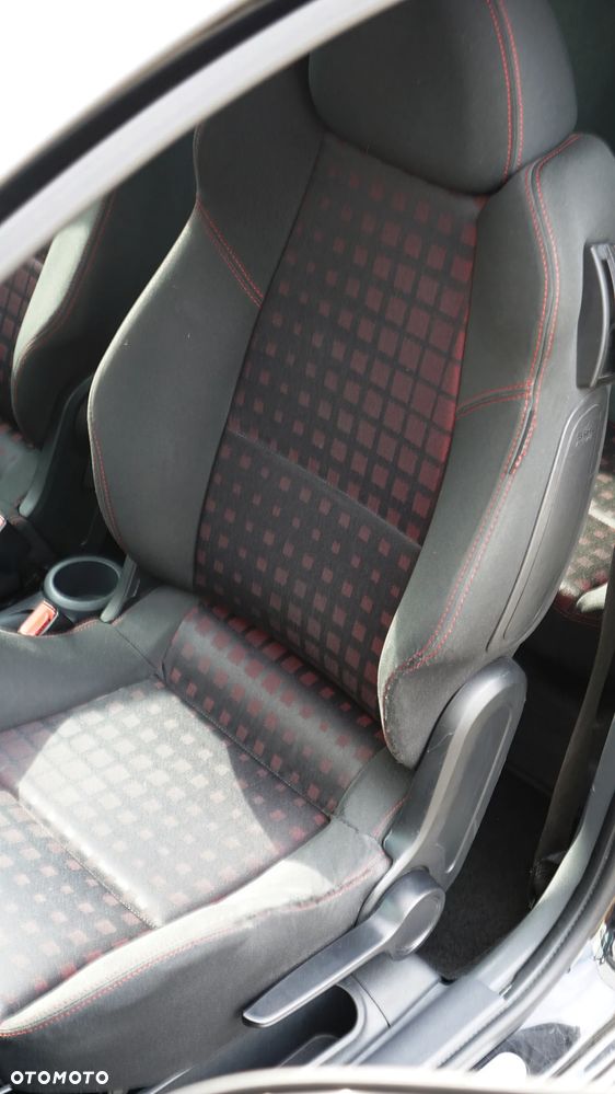 Mitsubishi Colt CZT 1.5 - 13