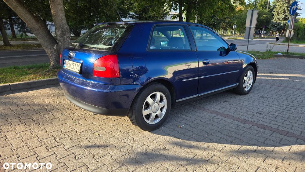 Audi A3 3-drzwiowe 1.6 Ambition - 4