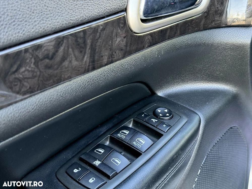 Jeep Grand Cherokee - 19