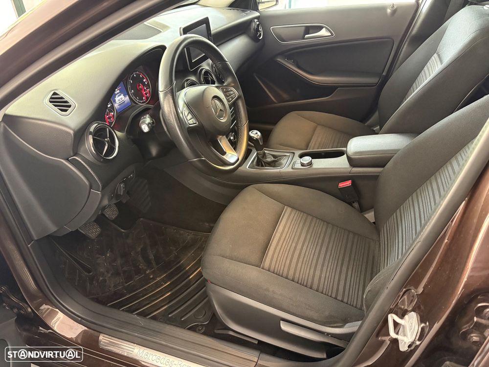 Mercedes-Benz A 180 d BlueEFFICIENCY Edition - 8