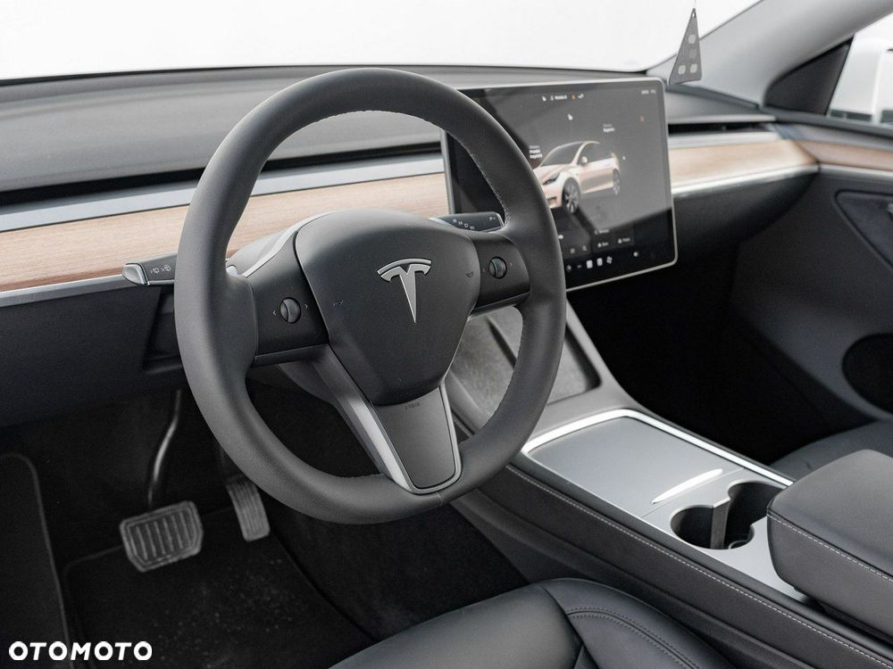 Tesla Model Y Long Range RWD - 7