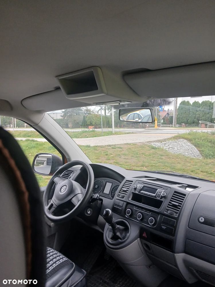Volkswagen Caravelle - 13
