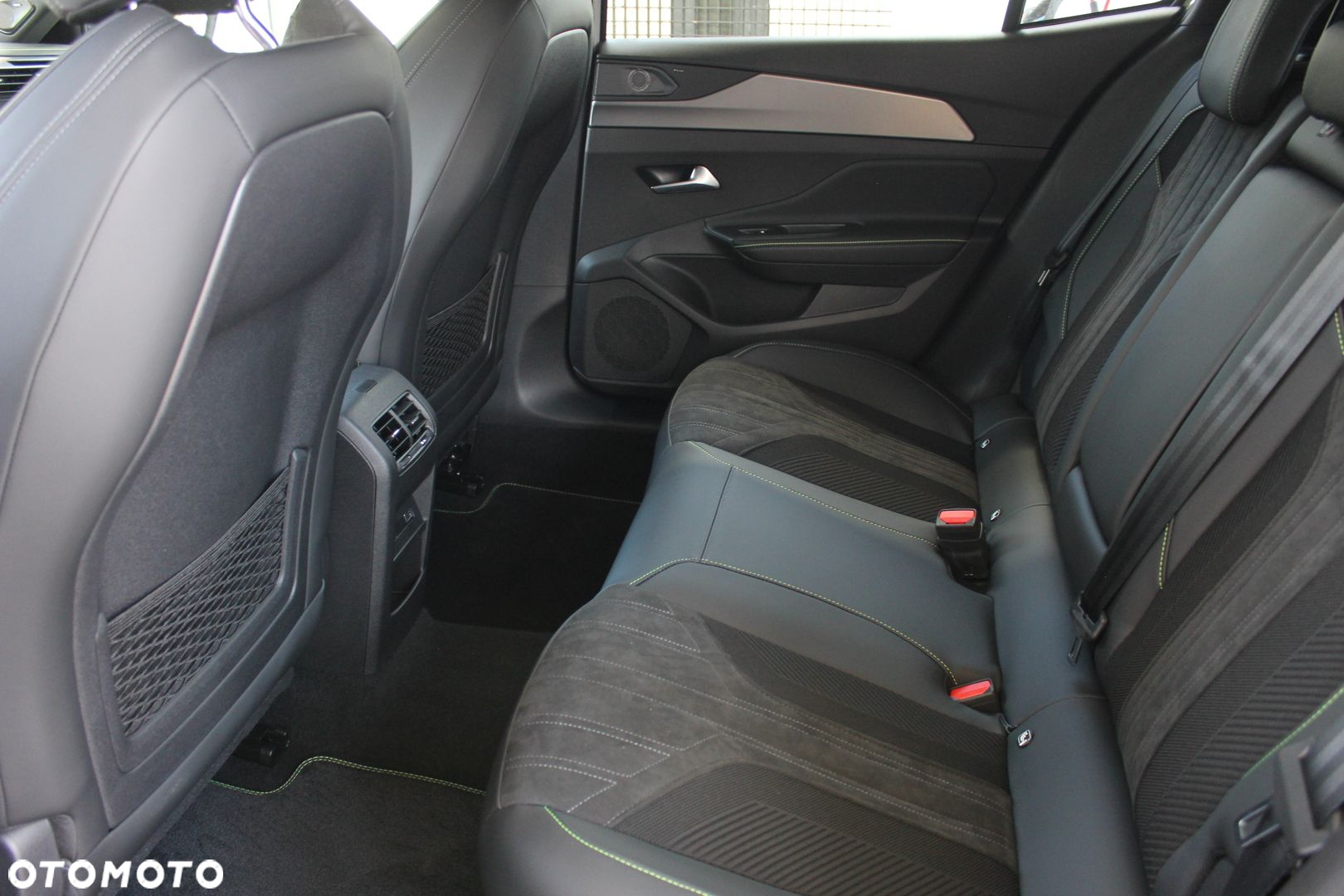 Peugeot 408 - 35