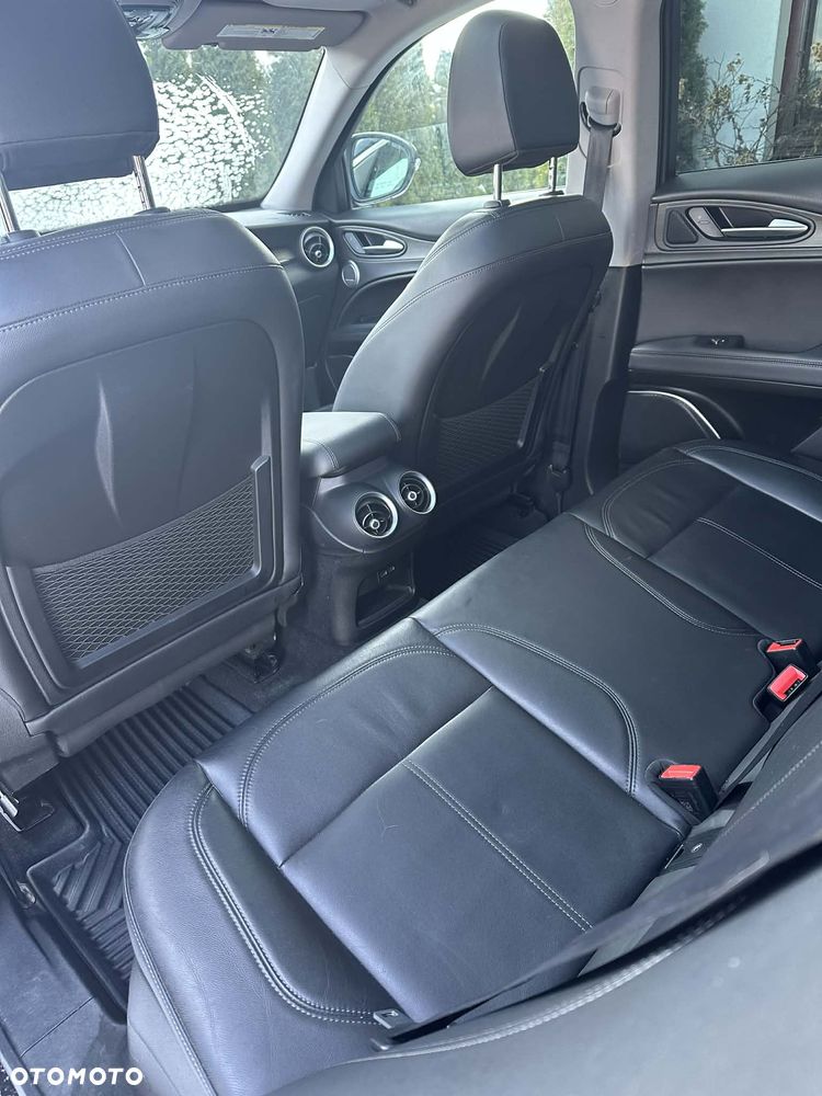 Alfa Romeo Stelvio 2.0 Turbo 16V AT8-Q4 Ti - 29