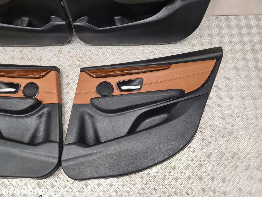 BMW F46 BOCZKI TAPICERKA DRZWI KOMPLET - 6