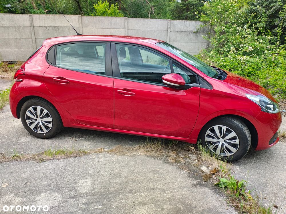 Peugeot 208 - 4