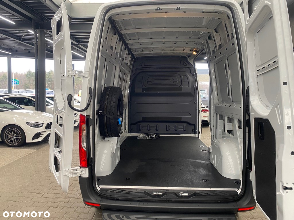 Mercedes-Benz eSprinter - 18