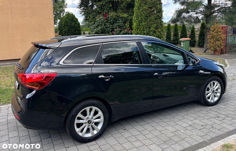 Kia Ceed 1.6 CRDi 136 ISG Dream-Team Edition - 18