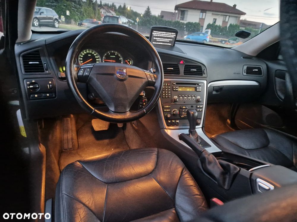 Volvo V70 2.4 D DPF Edition Comfort - 24