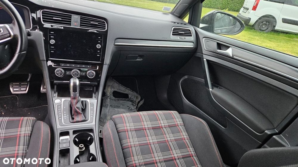 Volkswagen Golf VIII 2.0 TSI GTI DSG - 14