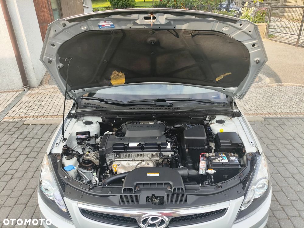 Hyundai i30 i30cw 2.0 Style - 19