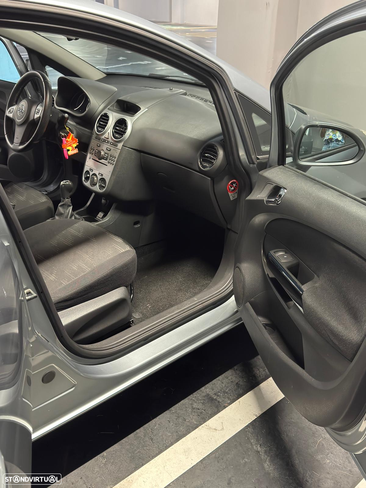 Opel Corsa 1.2 Enjoy - 11
