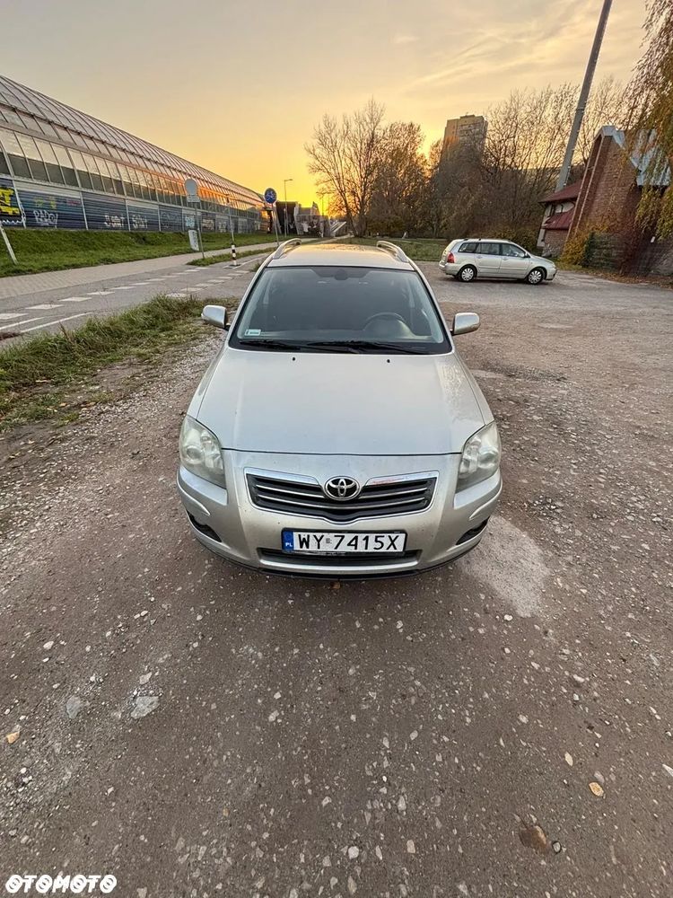 Toyota Avensis 2.2 D-4D Sol Plus 180 - 1
