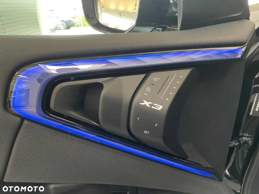 BMW X3 xDrive20 mHEV - 13