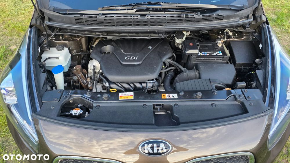 Kia Carens - 5