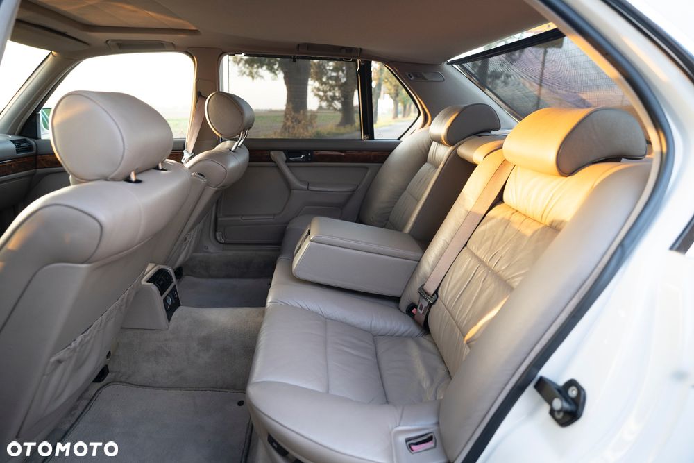 BMW Seria 7 750iL - 29