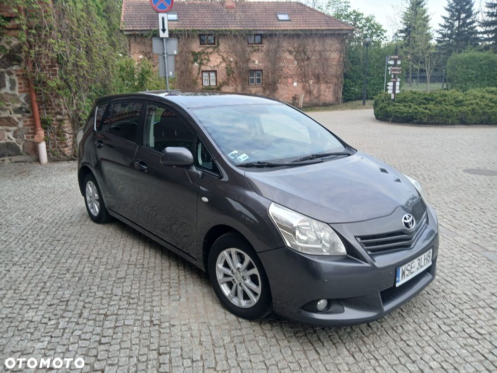 Toyota Verso 2.0 D-4D Premium - 2