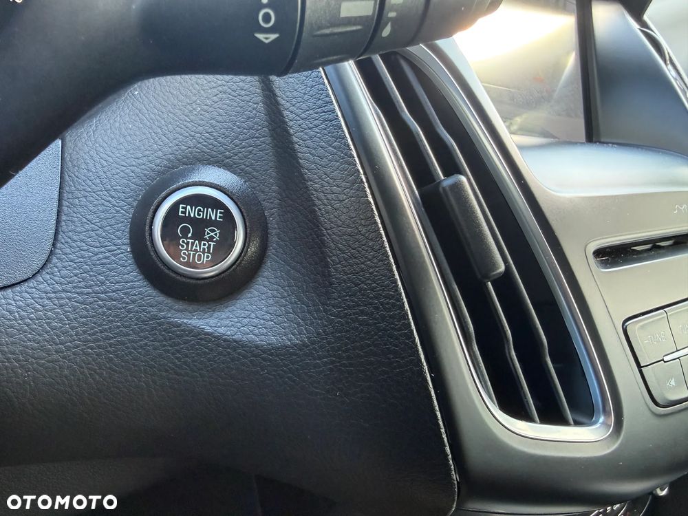 Ford Focus 1.0 EcoBoost Titanium ASS PowerShift - 19
