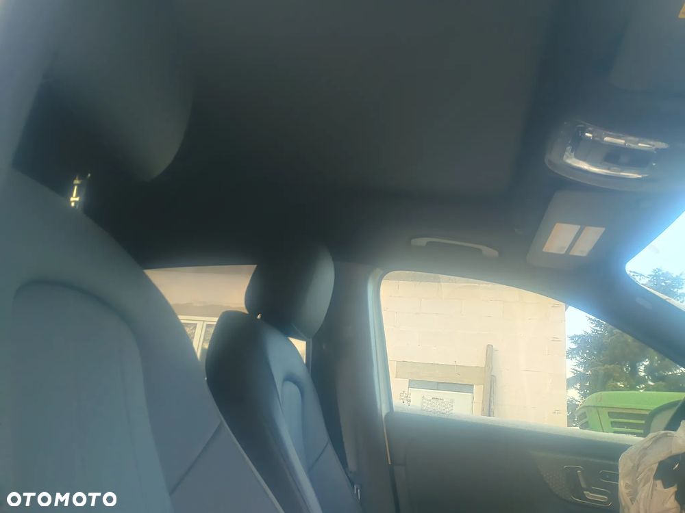 Mercedes-Benz GLA 250 4Matic 8G-DCT Style - 17