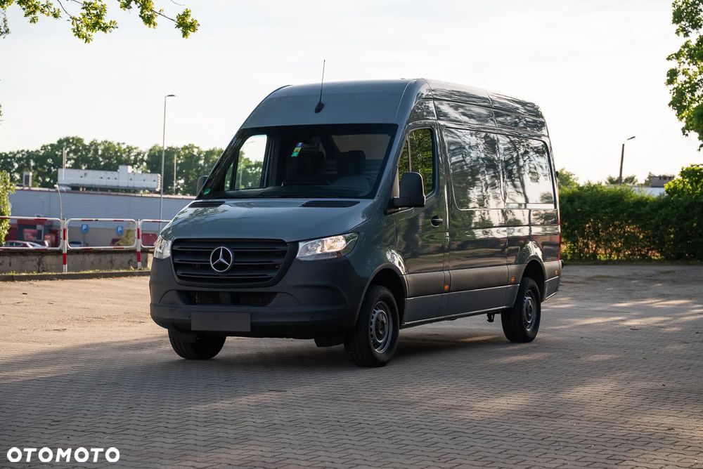 Mercedes-Benz Sprinter - 13