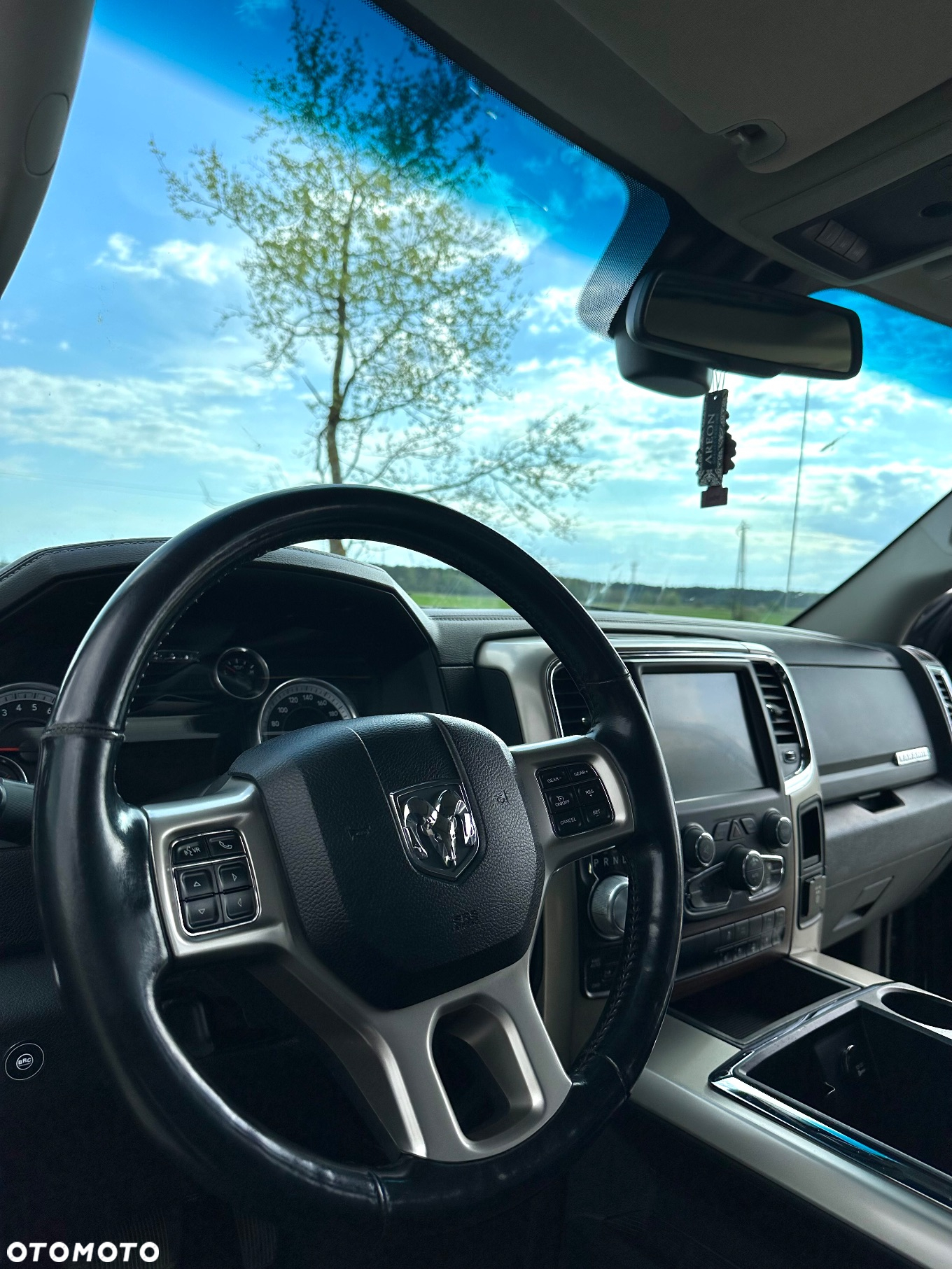 Dodge RAM 1500 5.7 4x4 - 12